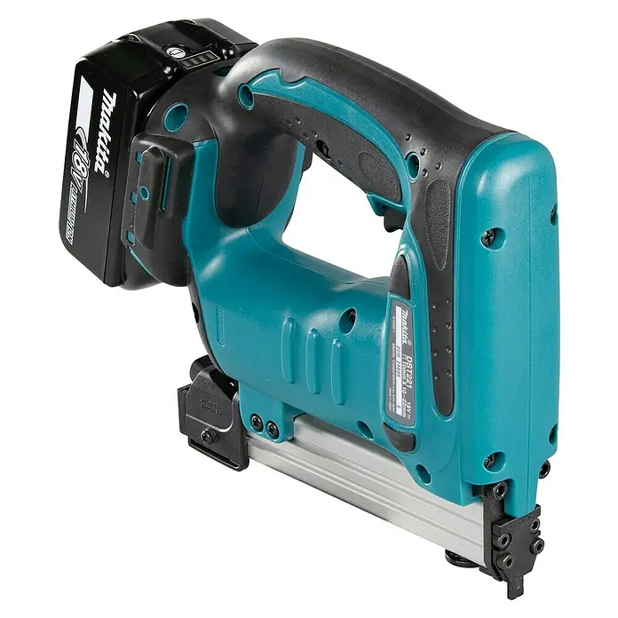 Makita LXT 18V Akku-Tacker DST221RTJ - 18 V, 2 Akkus, 5 Ah - Makita DST221Z Akku-Tacker mit 18V Batterie für präzises Heften, ideal für Profis und Heimwerker. Zuverlässige Leistung für verschiedene Anwendungen.