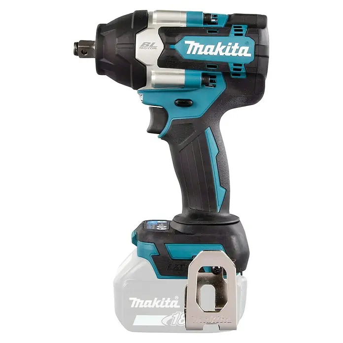 Makita LXT 18V Akku-Schlagschrauber DTW700Z - 18 V, Ohne Akku, 700 Nm, Max. Schlagzahl: 2.700 /min - Aufnahme des Makita Akku-Schlagschraubers, der sich durch sein bürstenloses Design und seine robuste Bauweise auszeichnet.