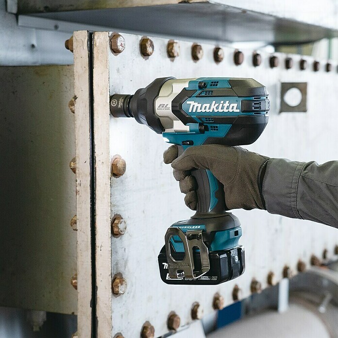 Makita LXT 18V Llave de impacto de batería DTW1004Z (18 V, Sin batería, 4 Ah, 1.050 Nm) | BAUHAUS