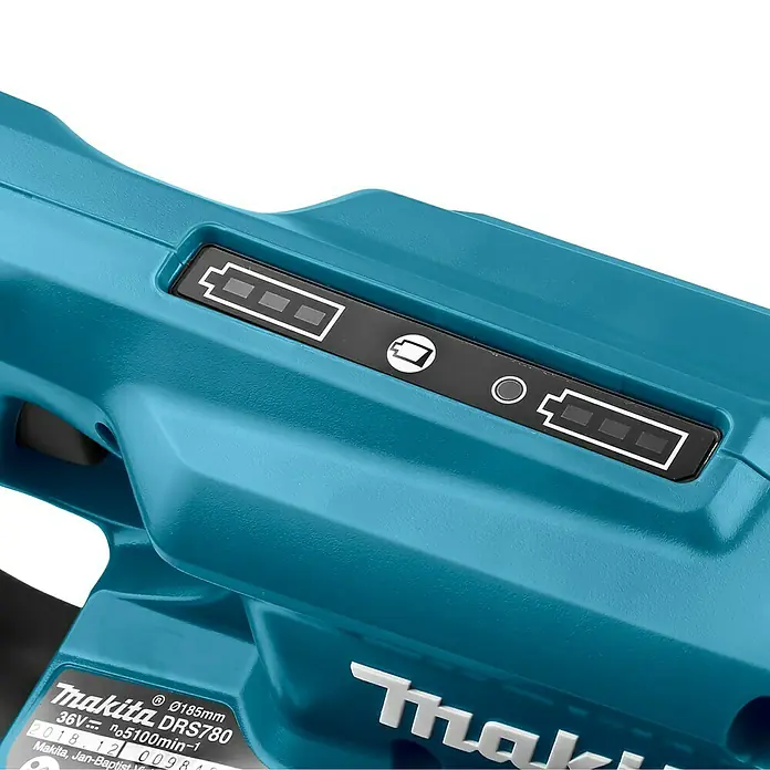 Makita LXT 18V Akku-Handkreissäge DRS780Z - 36 V, Ohne Akku, Durchmesser Sägeblatt: 185 mm, 0 U/min - 5.100 U/min - Detailansicht des Makita DRS780 Akku-Werkzeugs mit Akkuanzeige, die den Ladezustand des Akkus zeigt.