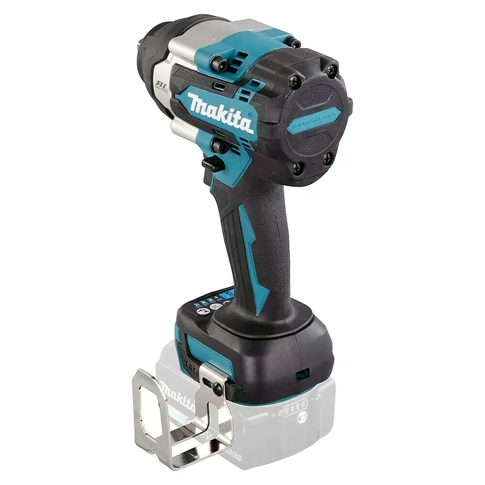 Makita LXT 18V Llave de impacto de batería DTW701 - 18 V, Sin batería, 700 Nm - Primer plano de una llave de impacto inalámbrica Makita con motor sin escobillas, perfecta para tareas de fijación pesadas.
