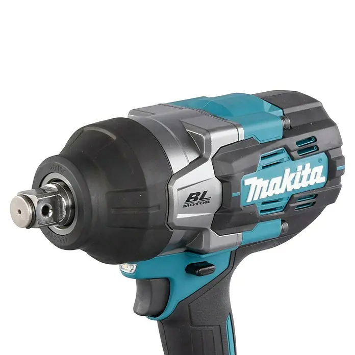Makita XGT 40V max. Akku-Schlagschrauber TW001GM201 - 40 V, 2 Akkus, 4 Ah, 1.800 Nm - Nahaufnahme eines Makita Akku-Schlagschraubers mit BL Motor. Ideal für Profis und Heimwerker.