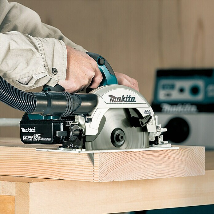 Makita LXT 18V Sierra circular de batería DHS660RTJ (18 V, 2 baterías, 5 Ah, Diámetro hoja de sierra: 165 mm, 5.000 r.p.m.) | BAUHAUS