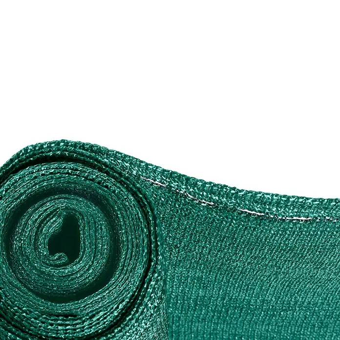 Sichtschutz - 500 x 100 cm, Kunststoff, Grün - Eine Rolle grünes, schattenspendendes Netzmaterial, das sich perfekt für Gartenarbeit und Landschaftsbau eignet. Ideal für den Schutz von Pflanzen.