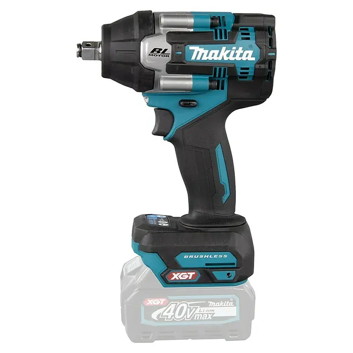 Makita XGT 40V max. Llave de impacto de batería TW007GZ - 40 V, Sin batería, 760 Nm - Primer plano de una llave de impacto inalámbrica Makita con batería, ideal para uso profesional y para mejoras en el hogar. Potente y fiable.