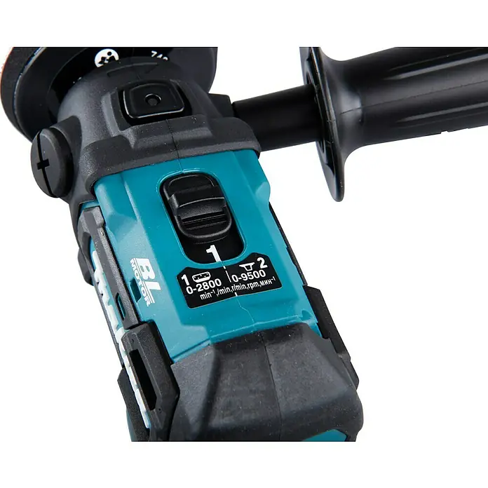 Makita LXT 18V Akku-Polierschleifer DPV300Z - 18 V, Ohne Akku, Leerlaufdrehzahl: 9.500 U/min - Nahaufnahme des Makita Winkelschleifers mit Geschwindigkeitsregler und Zusatzhandgriff, ideal für Schleifarbeiten.