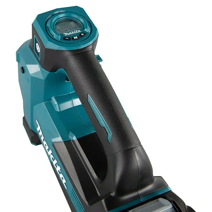Makita XGT 40V max. Akku-Kompressor MP001GZ - 40 V, Ohne Akku, 11,1 bar - Nahaufnahme eines Makita-Werkzeugs, das sich durch sein ergonomisches Design und das digitale Display auszeichnet.