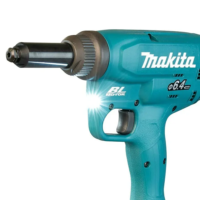 Makita LXT 18V Pistola remachadora de batería DRV250 - 18 V, Sin batería, Altura de elevación: 30 mm - Imagen de una remachadora inalámbrica Makita, ideal para tareas de remachado profesional.