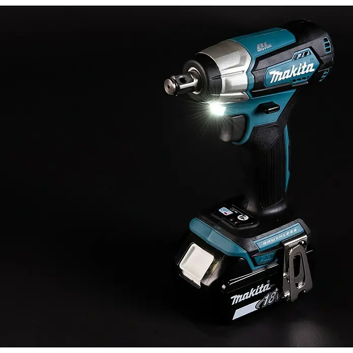 Makita LXT 18V Akku-Schlagschrauber DTW181Z - 18 V, Ohne Akku, 210 Nm - Makita Akku-Schlagschrauber mit LED-Beleuchtung für präzise Arbeiten. Ideal für Montagearbeiten und Reparaturen im Handwerk.