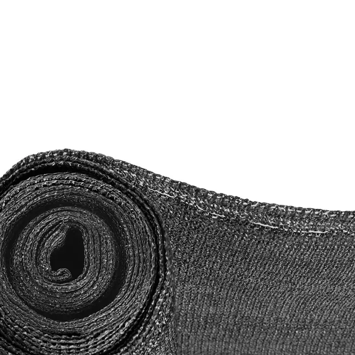 Sichtschutzmatte Classic - 2.500 x 100 cm, Kunststoff, Anthrazit - Nahaufnahme einer aufgerollten, schwarzen Sichtschutzplane, die Textur und Material des Produkts hervorhebt.