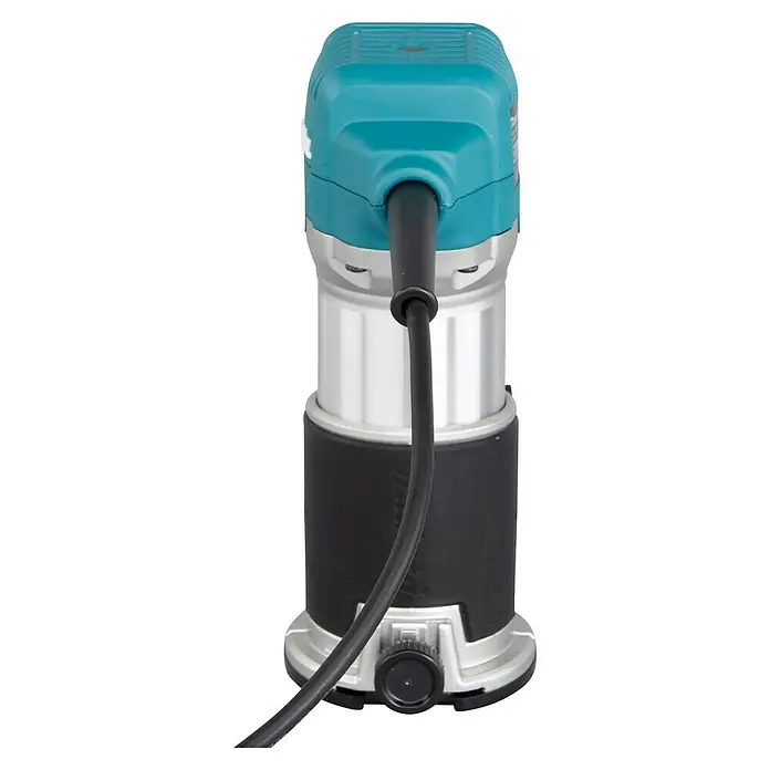 Makita Oberfräse RT0702CX2J - 710 W, 10.000 U/min - 34.000 U/min, Frästiefe: 0 mm - 40 mm - Eine Nahaufnahme einer Makita Fräse, die Details des türkisfarbenen Gehäuses, des silbernen Mittelteils und des schwarzen Sockels zeigt.