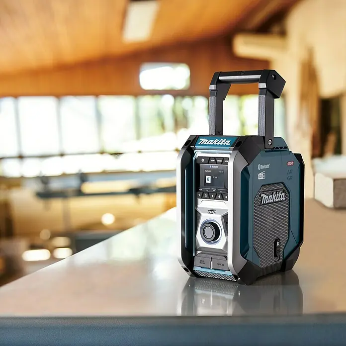 Makita Akku-Baustellenradio MR007GZ - 40 V, Ohne Akku, 87,5 - 108 MHz (UKW/FM) - Makita Baustellenradio mit Bluetooth-Funktion, robustes Design für den Einsatz im Freien, ideal für Musik und Hörbücher.
