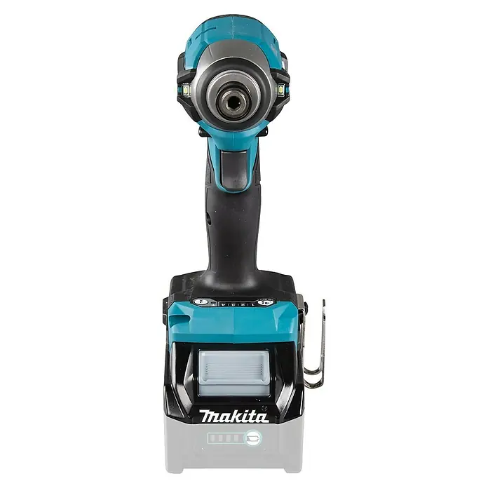 Makita XGT 40V max. Akku-Schlagschrauber TD003GZ - 40 V, Ohne Akku, 210 Nm - Nahaufnahme eines Makita-Akkuschlagschraubers mit LED-Leuchten und Akkuanzeige, ideal für professionelle Anwendungen und Heimwerker.