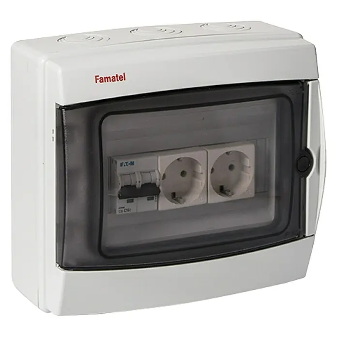 Famatel Cuadro eléctrico de superficie con enchufe doble 2P+TT - Número de hileras: 1 ud., Blanco - Caja de distribución de superficie Famatec con ventana transparente y dos enchufes, ideal para uso protegido en ambientes húmedos.