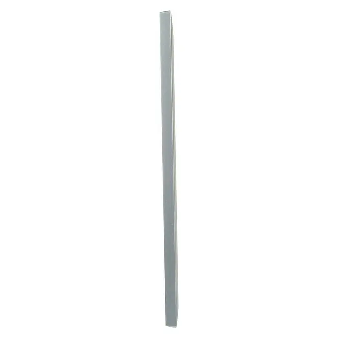 Legrand Niloé Step Marco - Aluminio, Modelo de mecanismos: x 3, Plástico, Instalar - La imagen muestra un perfil plateado rectangular y delgado que se extiende verticalmente sobre un fondo neutro, sugiriendo profundidad.