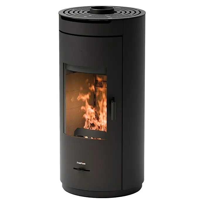 FreePoint Estufa de leña Eos - 8 kW, Volumen de calefacción: 224 m³, Metal Negro - La imagen muestra una estufa FreePoint en negro, con un fuego ardiendo en su interior, que irradia calor.