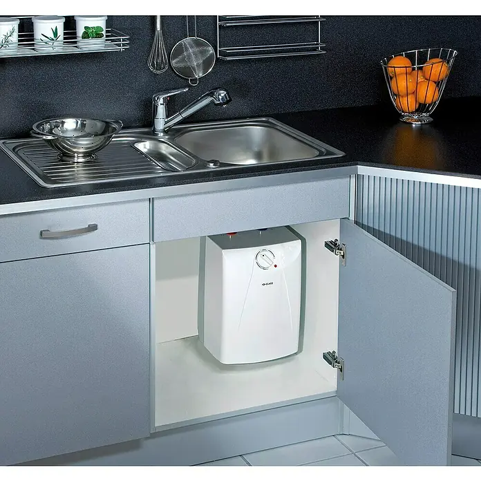 Clage Warmwasserspeicher S5-U - 5 l, 2.000 W, Temperaturbereich: 35 °C - 85 °C, Untertischmontage - Untertischgerät mit offen stehender Tür.