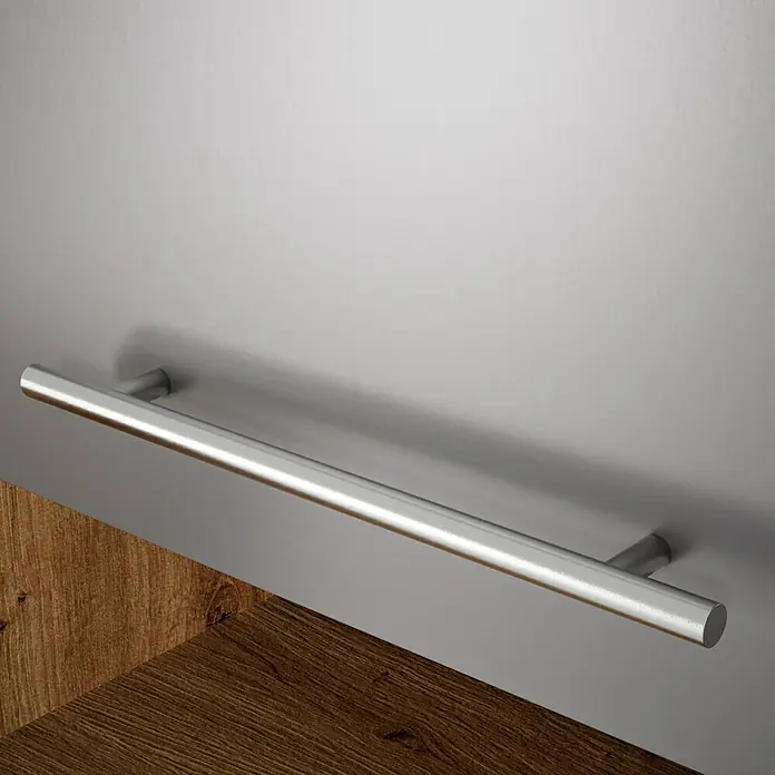 Respekta Composición de cocina Hilde - Ancho: 310 cm, Gris, Con electrodomésticos - Primer plano de un tirador de armario moderno de acero inoxidable en un cajón gris claro con veta de madera. Detalle elegante diseño.