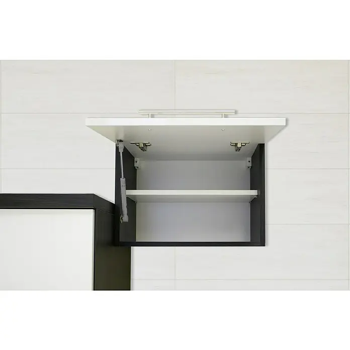 Respekta Premium Küchenzeile RP250EWCBO - Breite: 250 cm, Weiß, Mit Elektrogeräten - Ein offener, weißer Hängeschrank mit einem Regal ist an einer weißen Wand montiert und bietet Stauraum.
