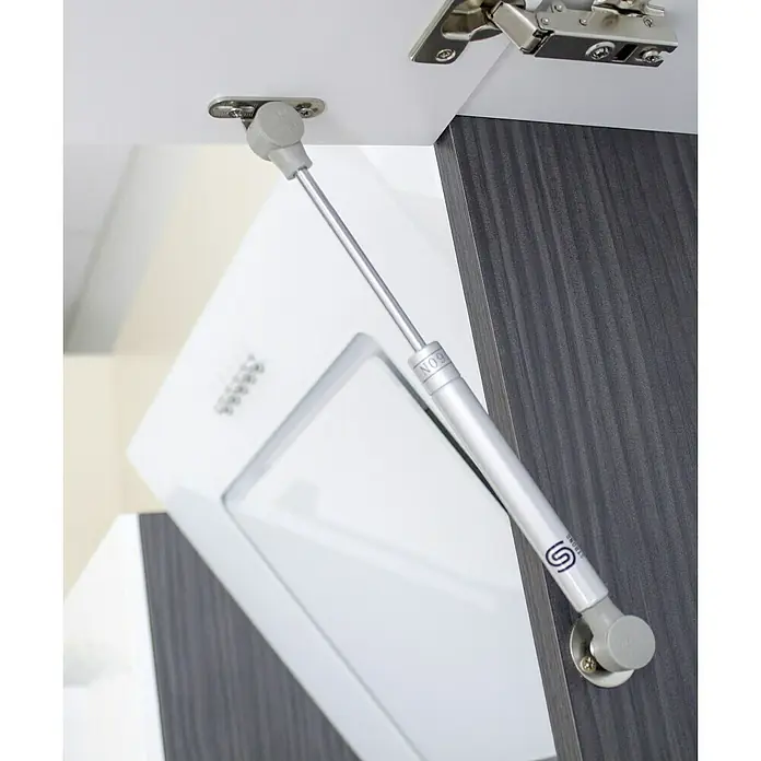 Respekta Premium Küchenzeile RP310EWCBO - Breite: 310 cm, Weiß, Mit Elektrogeräten - Gasdruckfeder zur Unterstützung beim Öffnen einer Schranktür, sichtbar montiert. Die silberne Feder erleichtert das Anheben.