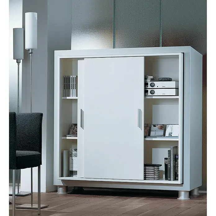 Hettich Laufschiene SlideLine 1 - Länge: 2.000 mm, Traglast: 15 kg - Modernes, weißes Sideboard mit Schiebetüren und Regalen. Ideal für Wohnzimmer oder Büro, bietet Stauraum und stilvolles Design.