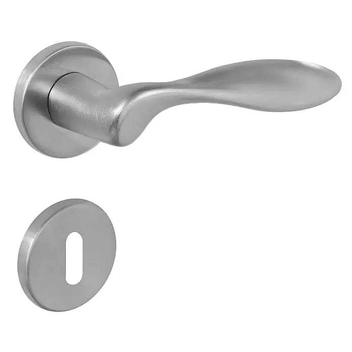 Diamond Doors Creative Zimmertürgarnitur Sunnyvale - Stärke Tür: 40 mm - 45 mm, Chrom matt, Buntbart - Eine Nahaufnahme einer Türschnalle und eines Schlüssellochs aus gebürstetem Edelstahl. Ideal für moderne Inneneinrichtungen.