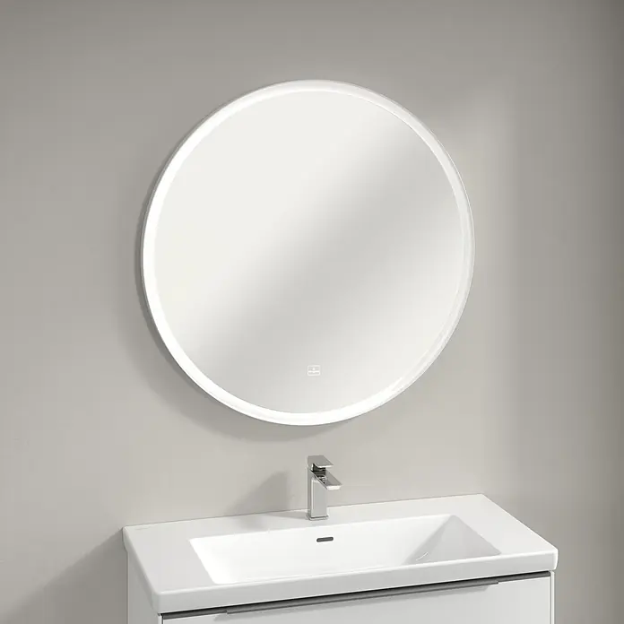 Villeroy & Boch Subway 3.0 Lichtspiegel - Durchmesser: 91 cm, White Matt - Runder Badezimmerspiegel mit LED-Beleuchtung über einem modernen Waschbecken mit Armatur. Stilvolle Badezimmerausstattung.
