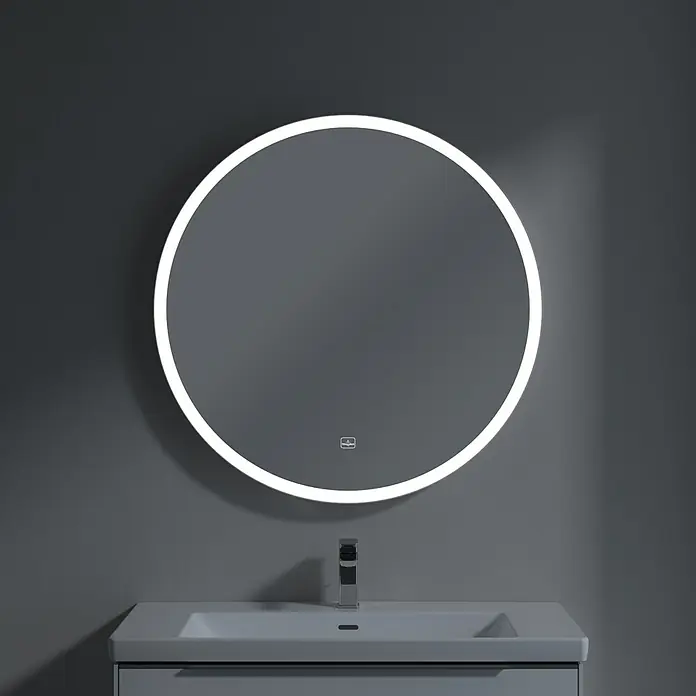 Villeroy & Boch Subway 3.0 Lichtspiegel - Durchmesser: 91 cm, White Matt - Ein runder LED-beleuchteter Badezimmerspiegel hängt über einem modernen Waschbecken mit Armatur. Die Beleuchtung des Spiegels ist hell und gleichmäßig.