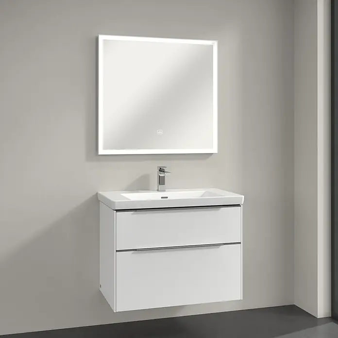 Villeroy & Boch Subway 3.0 Lichtspiegel - 80 x 75 cm, White Matt - Modernes Badezimmer-Waschbecken mit Unterschrank und beleuchtetem Spiegel für ein stilvolles Ambiente.