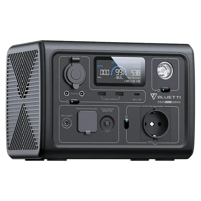 Bluetti Batteriespeicher EP600 - 1 Stk. - Eine tragbare Bluetti EB3A 600W 268Wh Powerstation mit verschiedenen Anschlüssen und einem LCD-Display, das Informationen liefert.