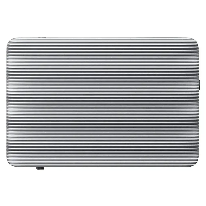 Zendure Wechselrichter SOLARFLOW 2400 AC - Leistung: 2.400 W - Detailaufnahme eines modernen, silberfarbenen Kühlkörpers mit horizontalen Rippen für effiziente Wärmeableitung.