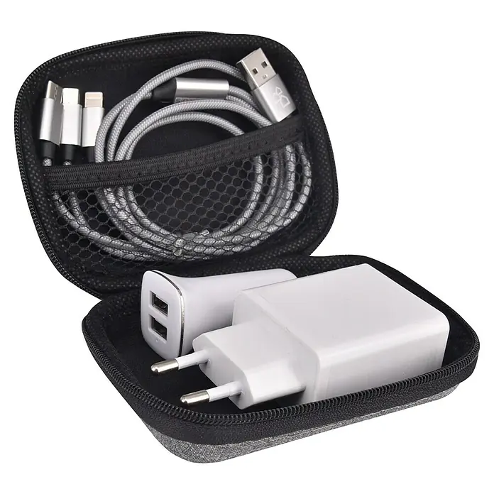 BAUHAUS USB-Reisestecker Set - USB A-Stecker, USB C-Stecker, USB Micro-Stecker, Lightning-Stecker - Geöffneter grauer Elektronik-Organizer mit Netzkabeln und einem weißen USB-Ladegerät zum bequemen Transport von Zubehör.