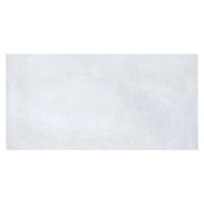 Steingutfliese Flower - 60 x 30 cm, Light Grey, Matt - Das Bild zeigt eine helle, leicht strukturierte Oberfläche, die an eine Wand oder eine Leinwand erinnert und eine ruhige, neutrale Atmosphäre schafft.