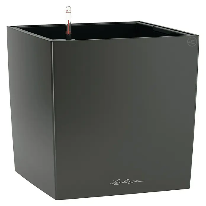 Lechuza Cube Pflanzkübel eckig Premium - Außenmaß (L x B x H): 49 x 49 x 49,5 cm, Kunststoff, Anthrazit Metallic - Aufnahme eines Lechuza Classico 43 Pflanzgefäßes mit Wasserstandsanzeiger, perfekt für stilvolle Innenraumbegrünung.