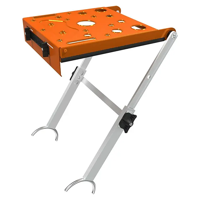 Little Giant Trittablage Platform Pro® - Belastbarkeit: 150 kg - Das Bild zeigt einen orangefarbenen, höhenverstellbaren Werkzeugtisch mit silberfarbenem Gestell. Perfekt für Hobbyhandwerker und Profis.