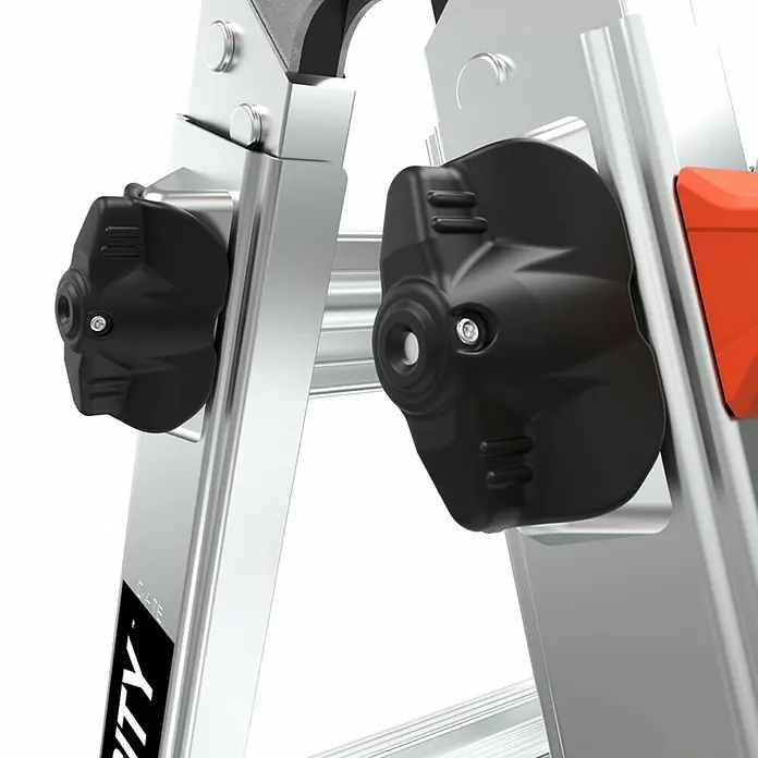 Little Giant Mehrzweckleiter VELOCITY 4X3 - Anzahl Tritte: 12 Stk., Arbeitshöhe: 4,34 m, Aluminium - Detailaufnahme einer Multifunktionsleiter mit schwarzen Verstellknöpfen und silbernem Rahmen. Vielseitig einsetzbar im Haushalt.