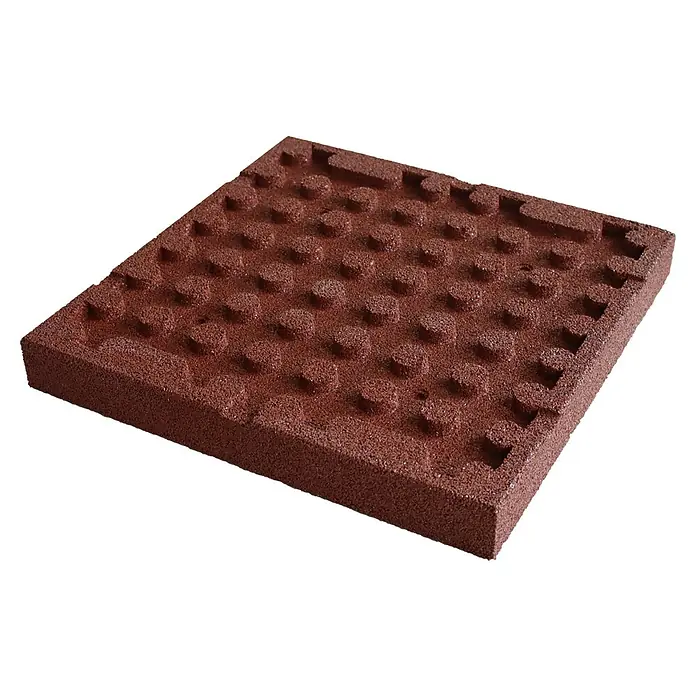 Fallschutzmatte - Rot, 50 x 50 x 6 cm - Nahaufnahme einer taktilen Bodenfliese in Kastanienbraun mit erhabenen Noppen, die für sehbehinderte Menschen konzipiert ist.