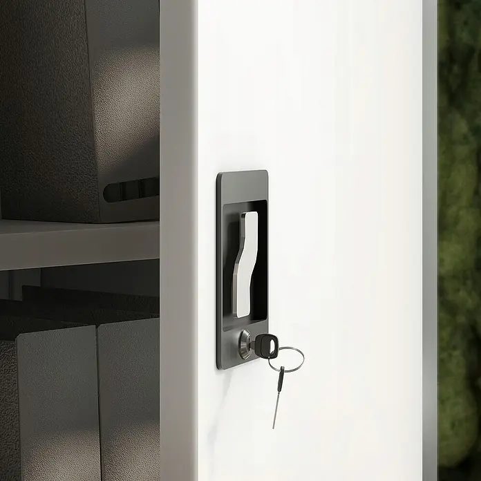 Jan Nowak Aktenschrank Kevin - B x T x H: 90 x 40 x 140 cm, Anthrazit/Weiß - Nahaufnahme eines weißen Aktenschranks mit einem eingelassenen schwarzen Griff und einem Schlüssel, der darin steckt.