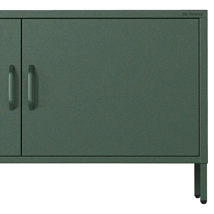Jan Nowak TV-Schrank Rosa - H x B x T: 59,5 x 115 x 40 cm, Flaschengrün - Das Bild zeigt einen grünen Jan Nowak Metallschrank mit zwei Türen und Griffen. Der Schrank steht auf Füßen und hat eine matte Oberfläche.