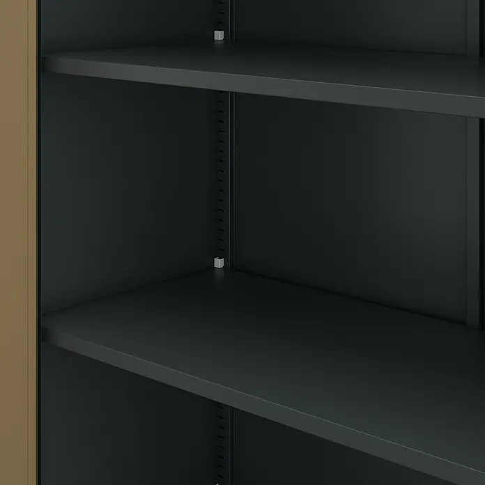 Jan Nowak Aktenschrank Kevin - B x T x H: 90 x 40 x 140 cm, Anthrazit/Nussbaum - Detaillierter Blick auf ein schwarzes Metallregal mit verstellbaren Fachböden, ideal für Büro oder Lager. Robuste Konstruktion für hohe Belastbarkeit.