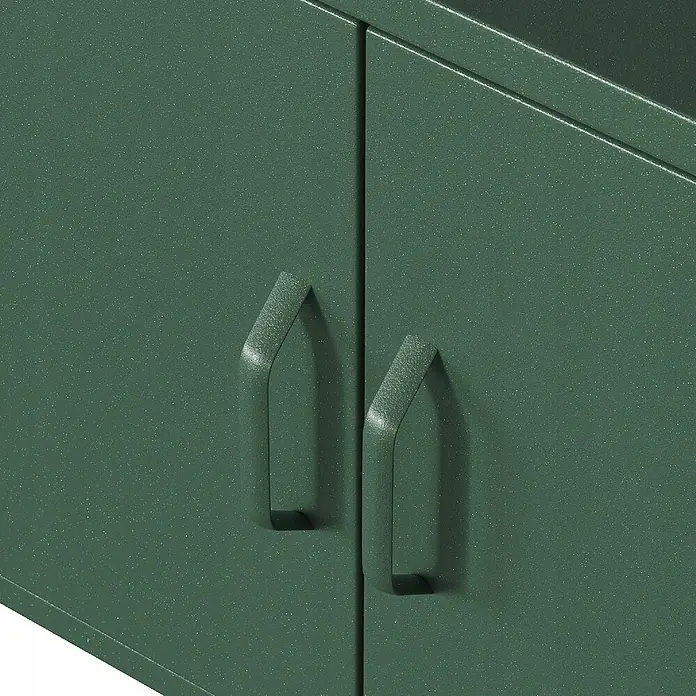 Jan Nowak TV-Schrank Rosa - H x B x T: 59,5 x 115 x 40 cm, Flaschengrün - Nahaufnahme von grünen Metallschränken mit Griffen. Ideal für Werkstatt oder Garage, robust und stilvoll.