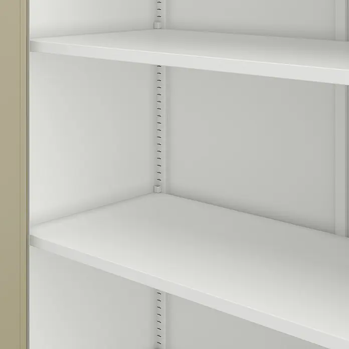 Jan Nowak Aktenschrank Kevin - B x T x H: 90 x 40 x 140 cm, Weiß/Sonoma eiche - Detailaufnahme eines weißen PAX Kleiderschranks von IKEA mit verstellbaren Regalböden und praktischem Design.