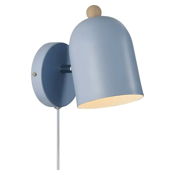 Nordlux Aplique de pared Gaston - 15 W, An x Pr x Al: 11,5 x 19,5 x 19,5 cm, Azul, E27 - Lámpara de pared azul con detalle de madera en la parte superior y luz integrada que proporciona un ambiente acogedor a la habitación.