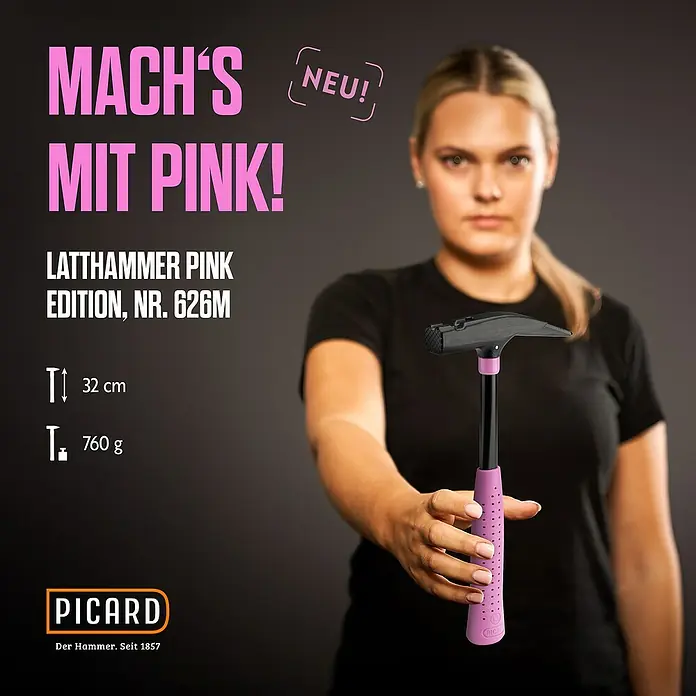 Picard Zimmermannshammer - Gewicht Kopf: 600 g, Pink - Das Bild zeigt einen pinkfarbenen Latthammer der Marke Picard, Modell 626M, präsentiert von einer Person. Länge 32 cm, Gewicht 760 g.