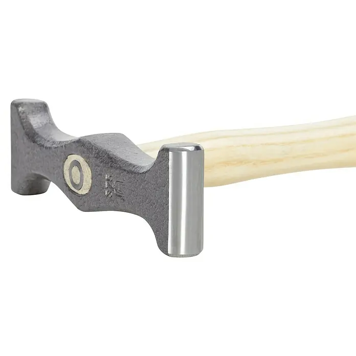 Picard Zimmermannshammer 175 ES - Gewicht Kopf: 375 g, Material Stiel: Eschenholz, Breite: 130 mm - Nahaufnahme eines Schlichthammers mit Holzgriff, der für präzise Arbeiten und Ausbeularbeiten konzipiert wurde. Ein robustes Werkzeug für Profis.