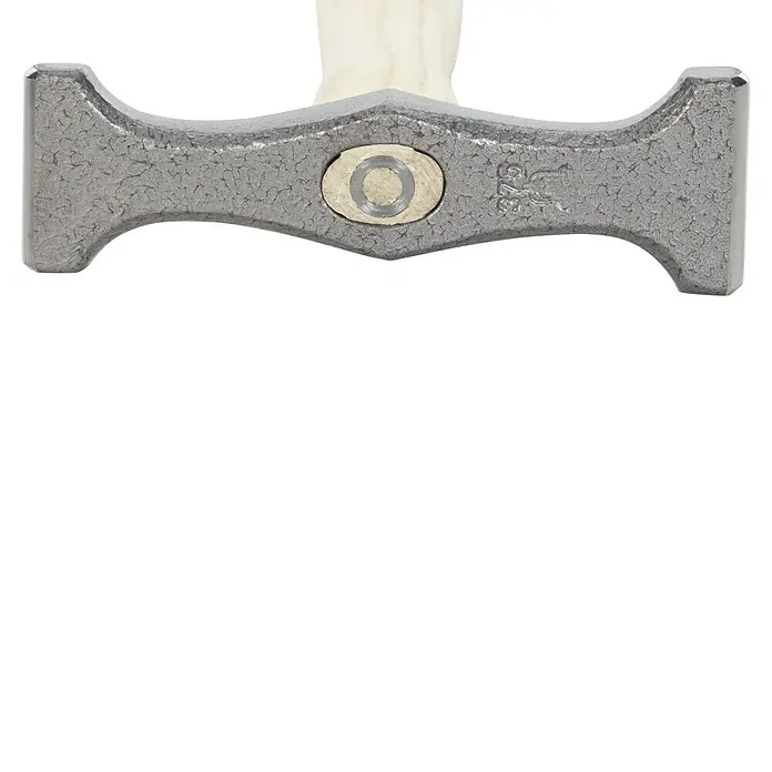 Picard Zimmermannshammer 175 ES - Gewicht Kopf: 375 g, Material Stiel: Eschenholz, Breite: 130 mm - Nahaufnahme eines Maurerhammers mit grauem Kopf und hellem Holzgriff, der Stabilität und Präzision für Bauarbeiten bietet.