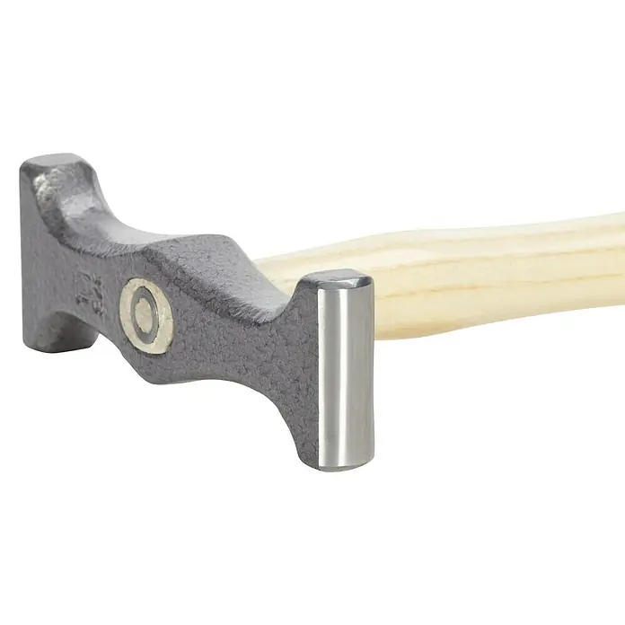 Picard Zimmermannshammer 175 ES - Gewicht Kopf: 375 g, Material Stiel: Eschenholz, Breite: 130 mm - Nahaufnahme eines Schweißhammers mit Holzgriff, der Präzision und Handwerkskunst für professionelle Schweißarbeiten vereint.