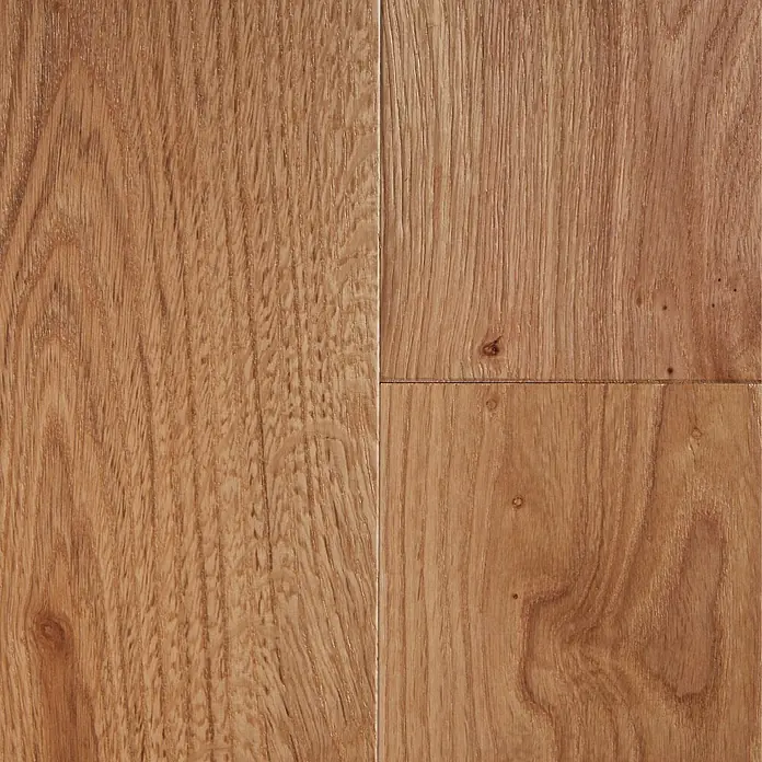Parkett - Eiche Rustikal, Landhausdiele, 1.900 x 190 x 14 mm - Nahaufnahme von Eichenparkett mit Maserung, die die natürliche Schönheit und Wärme des Holzes hervorhebt.