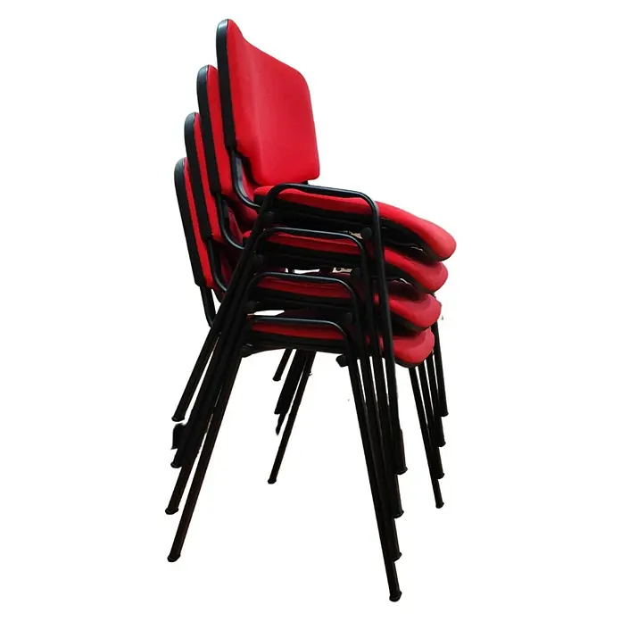 Unisit Silla Dado - Rojo, Textil, 4 ud. - Pila de sillas rojas con estructura negra. Las sillas están apiladas para ahorrar espacio, ideales para conferencias o zonas de espera.