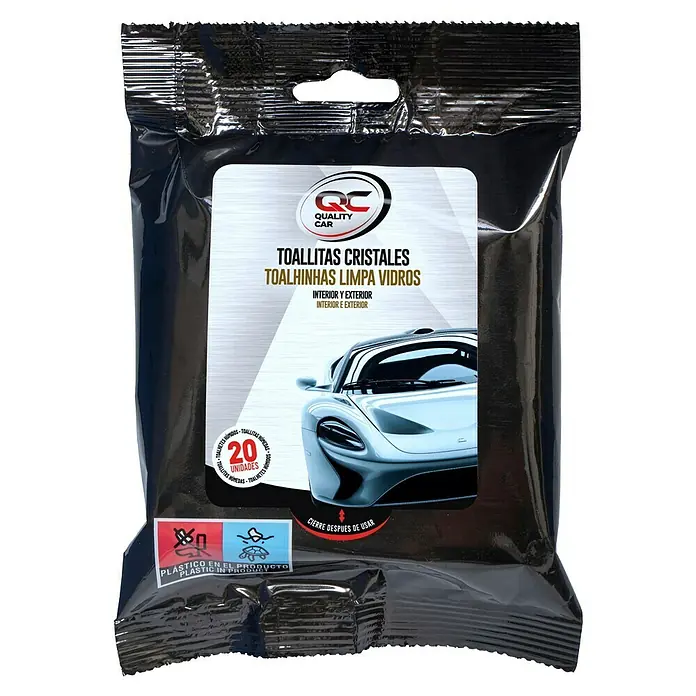 Toallitas limpiacristales QC - 16 ud., Vainilla - Imagen de un paquete de toallitas de limpieza de vidrios Quality Car con la imagen de un coche en el frente, ideal para la limpieza interior y exterior.